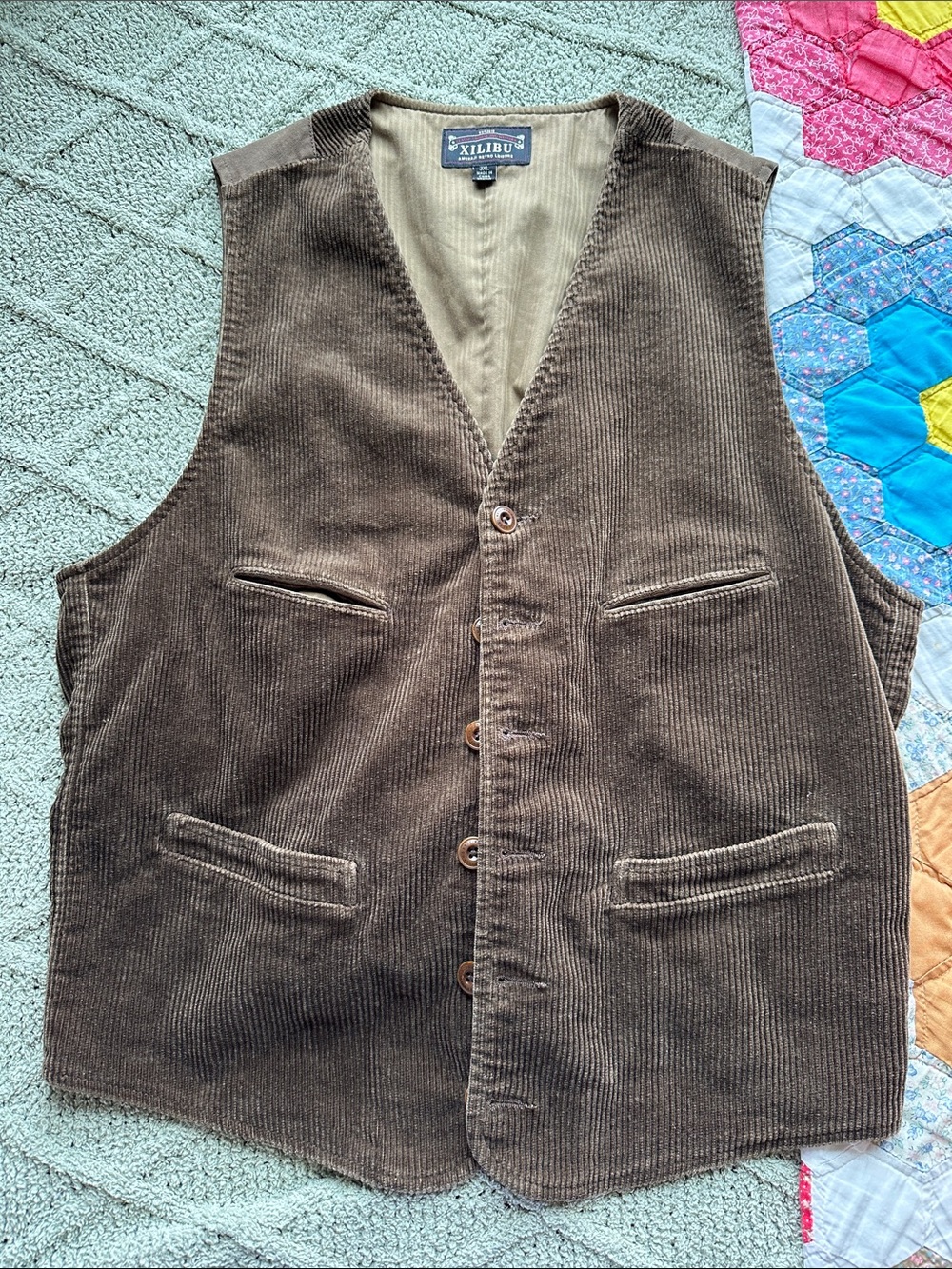 Xilibu Men's Brown Corduroy Button-Up Vest